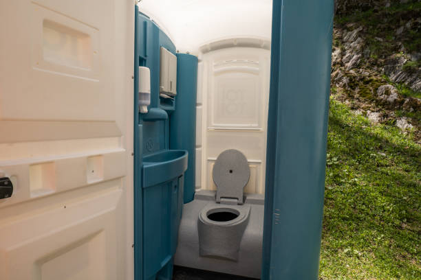 Best Porta potty rental near me  in Como, WI